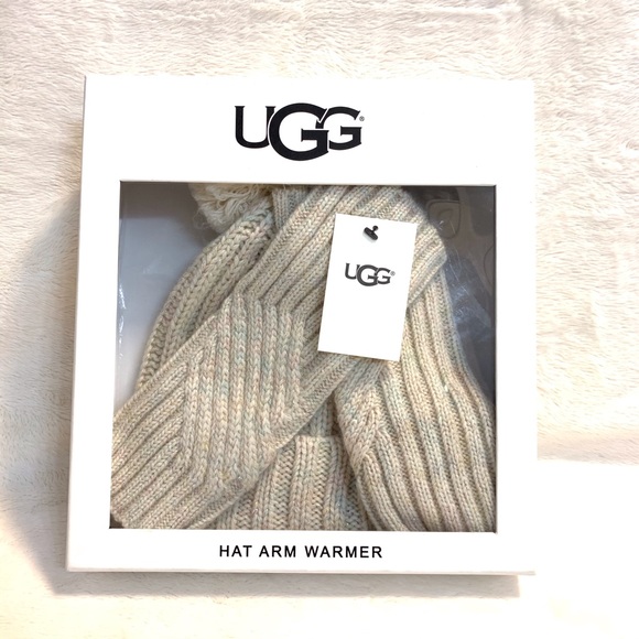 UGG Metallic Cream Knit Hat and Glove Set! - Picture 7 of 13